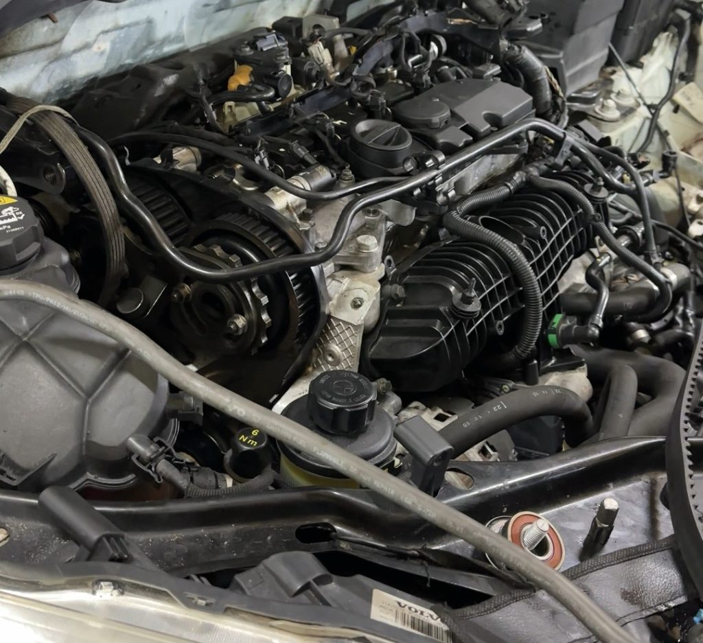 Volvo engine service